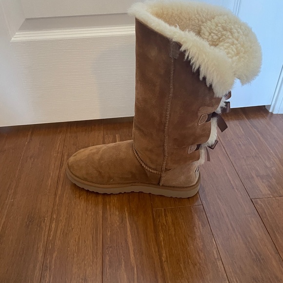 Ugg Boots - Picture 4 of 9